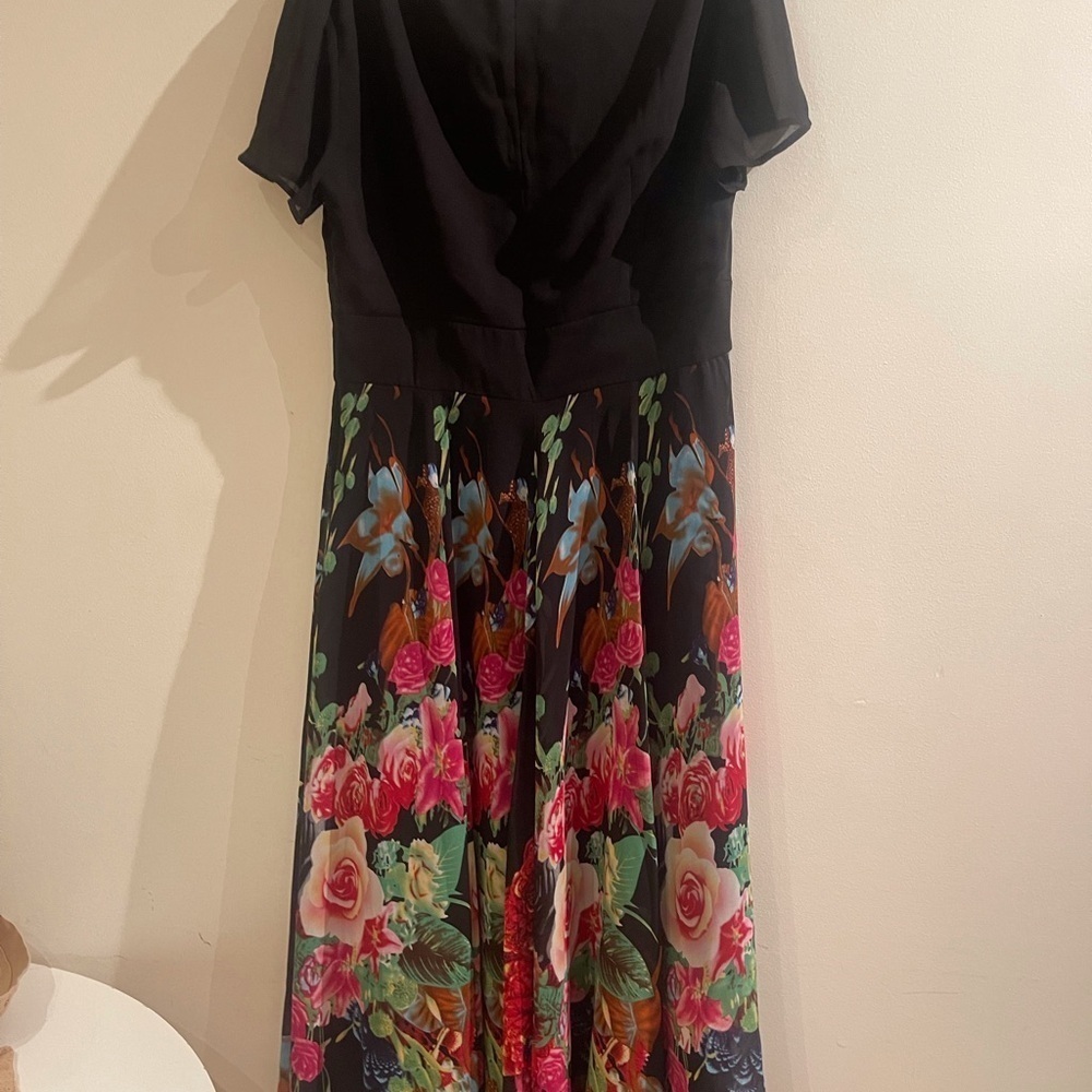 The ency floral dress nwt​​​​​​